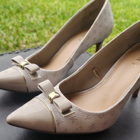 DKNY Nude Shoes - Size 7 - Picture 2 of 10